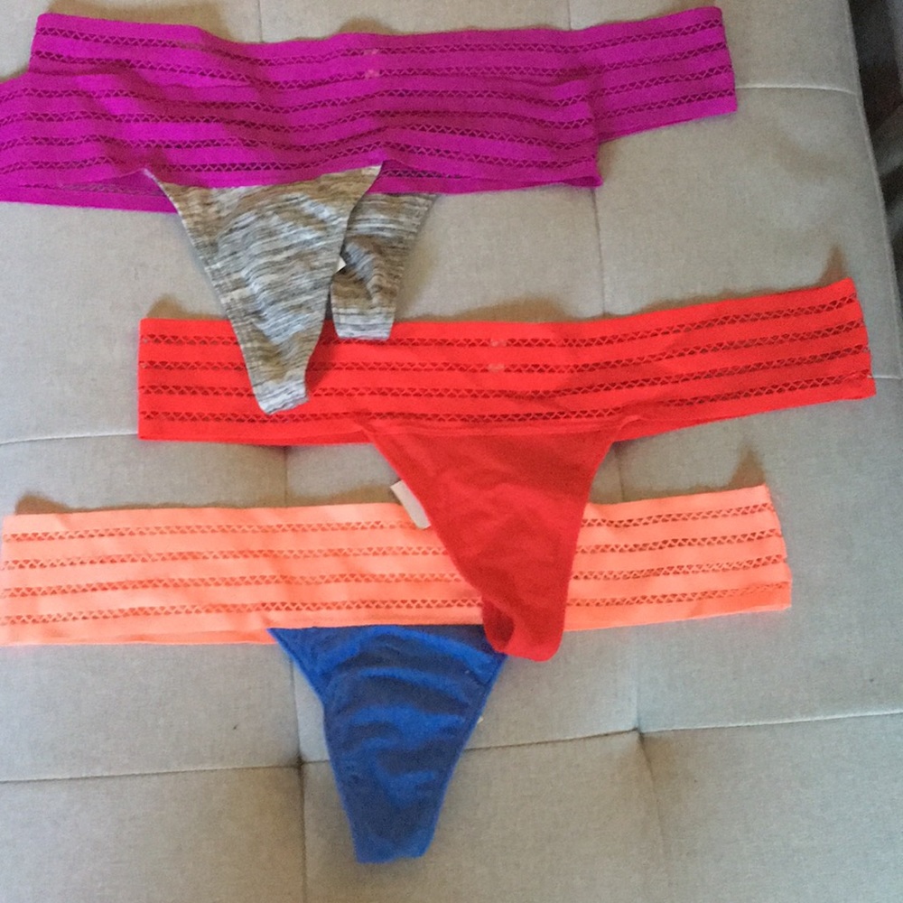 Victoria’s Secret PINK thongs size med. NWT